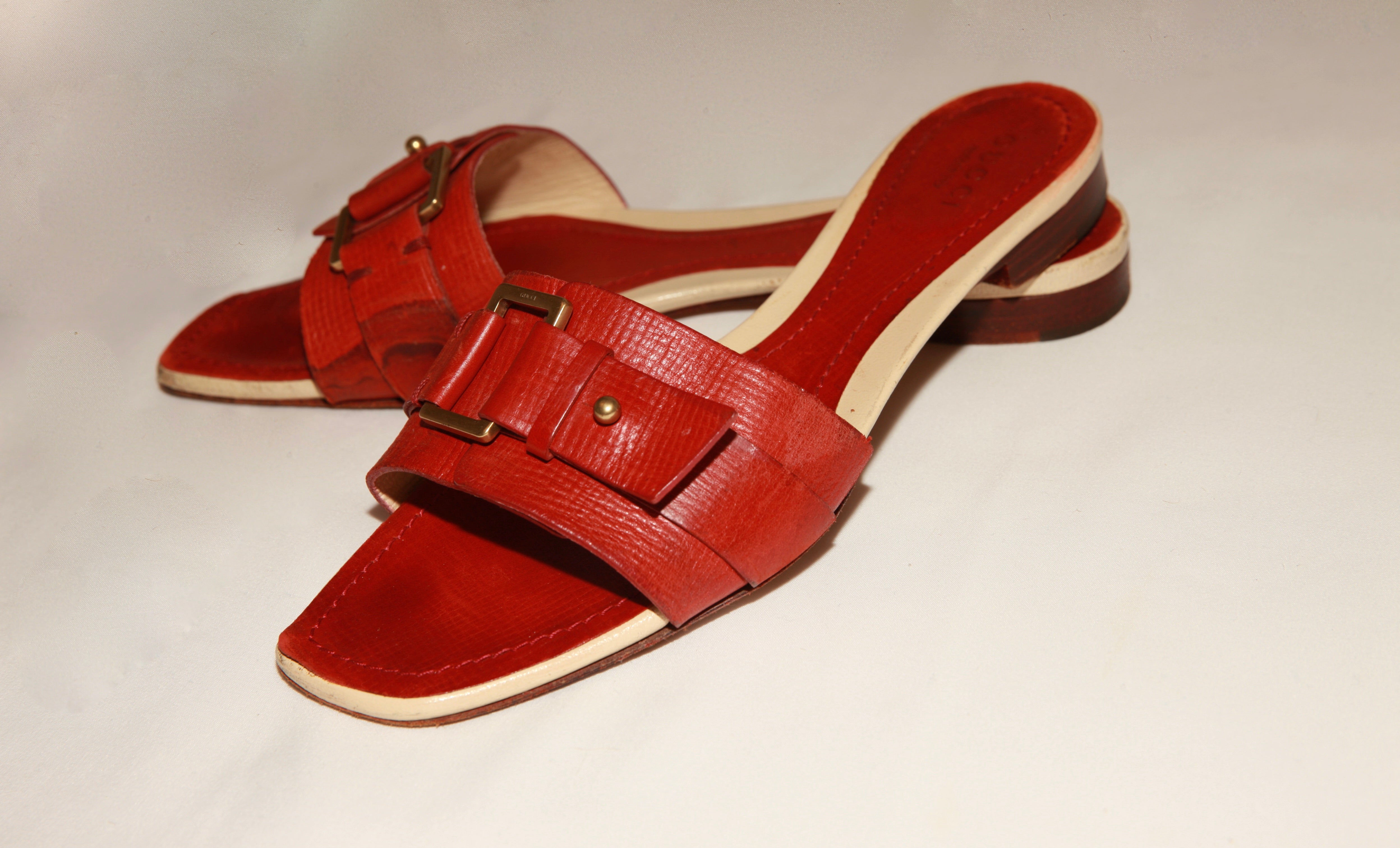VNTG Gucci Red Leather Buckle Sandals - Size 6.5