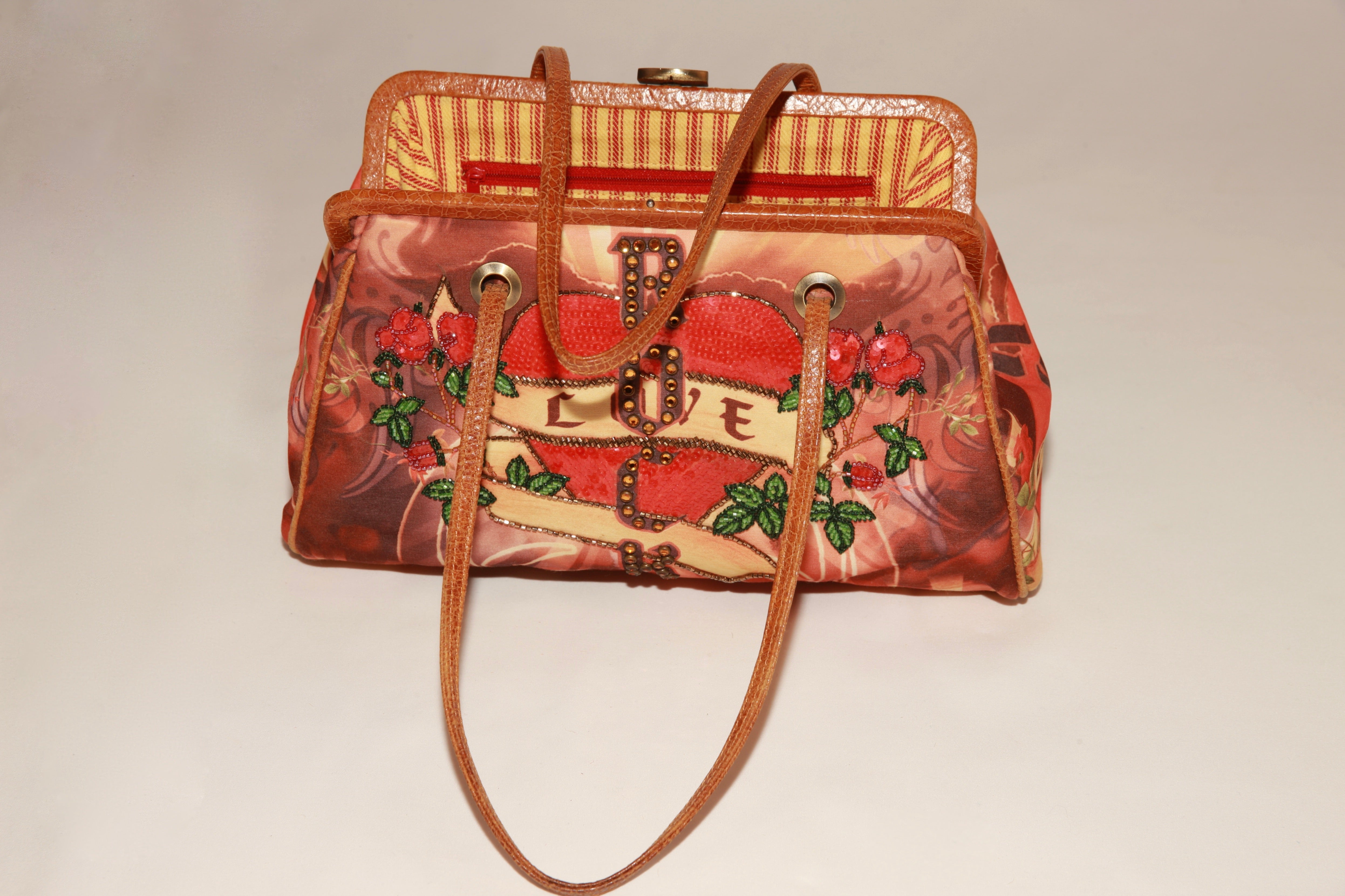 VNTG Isabella Fiore "Love" Beaded Frame Bag
