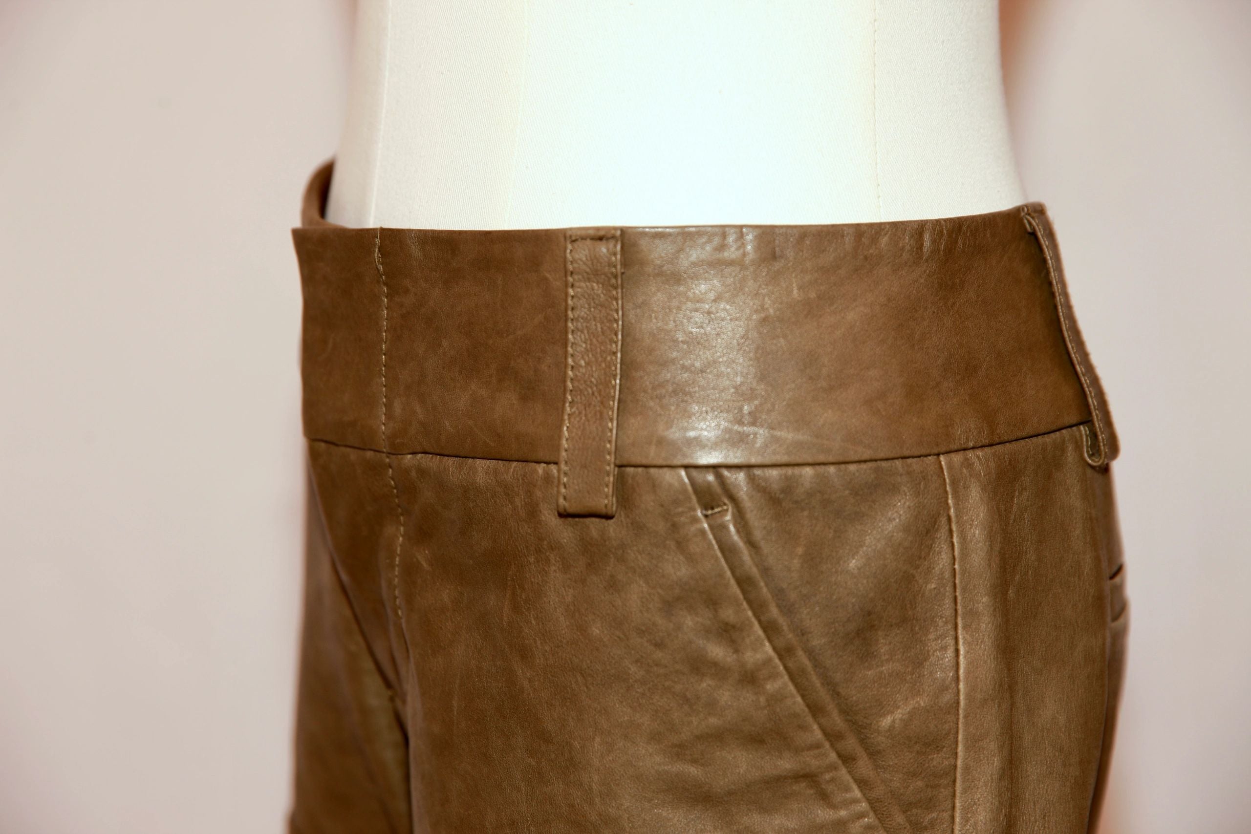 VNTG Genuine leather Alice + Olivia shorts - Size 4