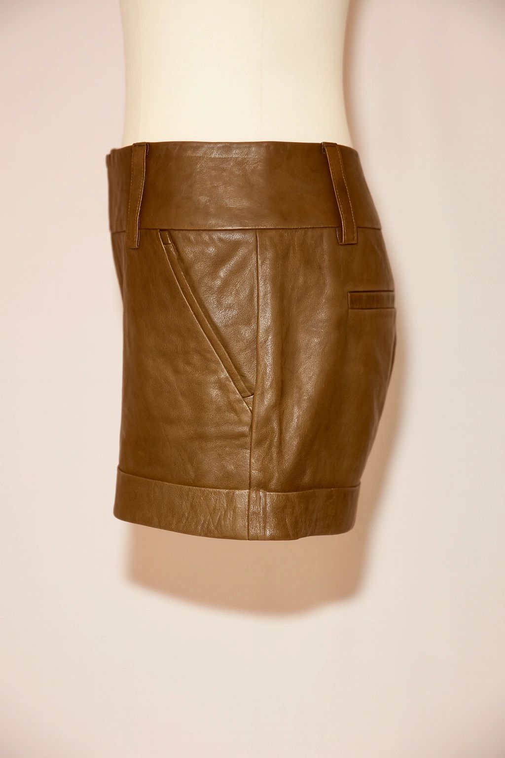 VNTG Genuine leather Alice + Olivia shorts - Size 4