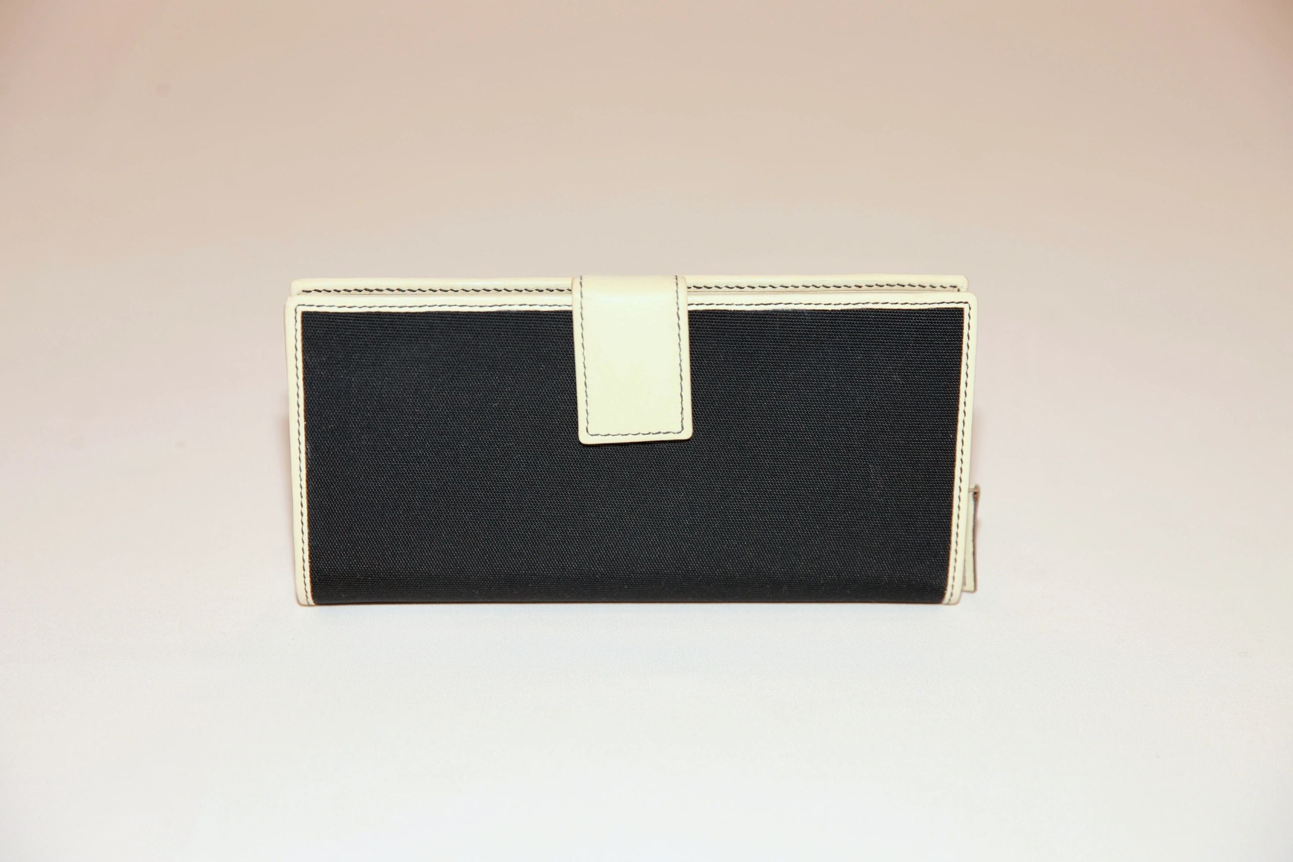 VNTG Retro navy Gucci wallet