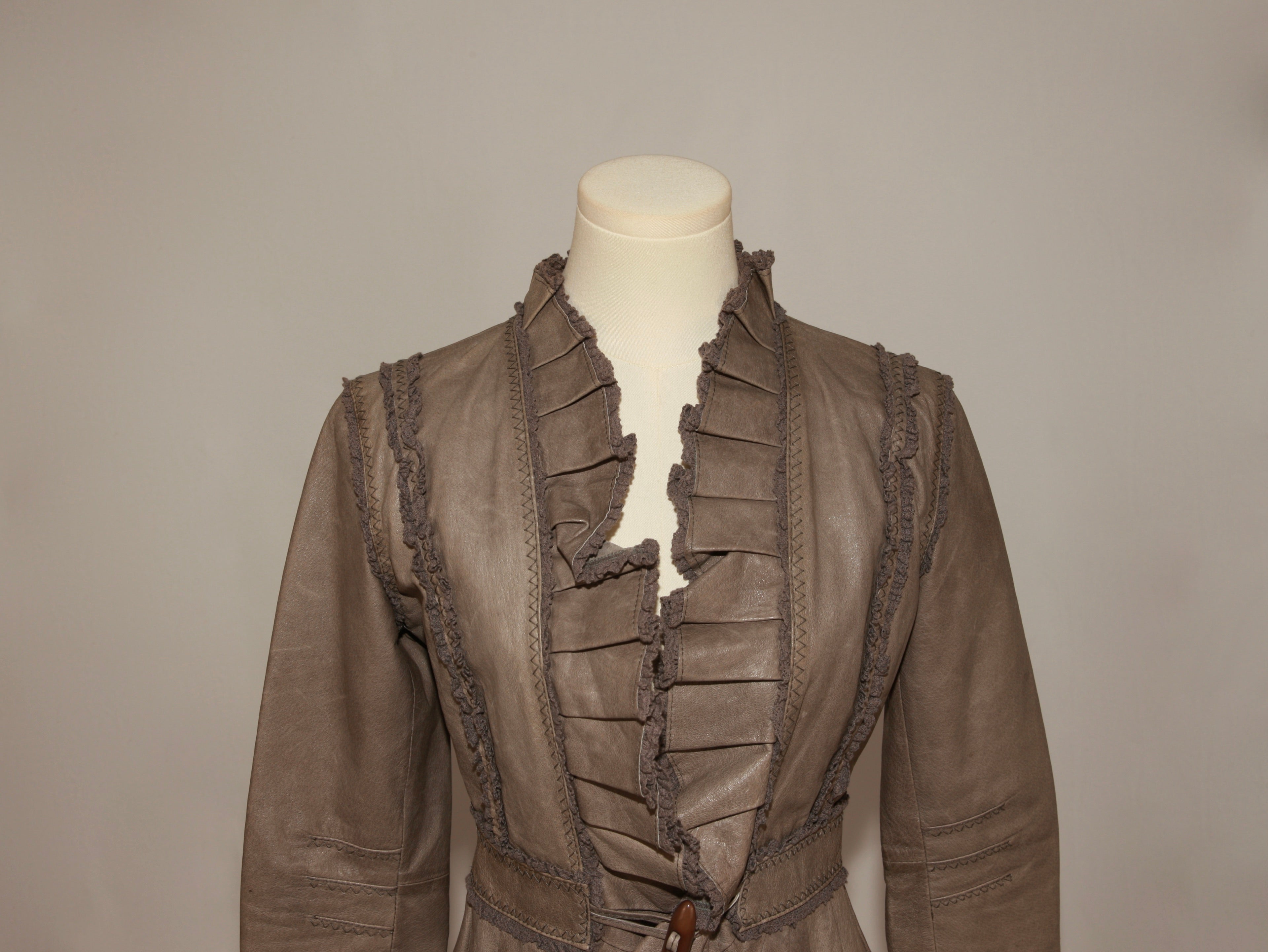 VNTG Moda International Ruffle Leather Jacket - Size XS