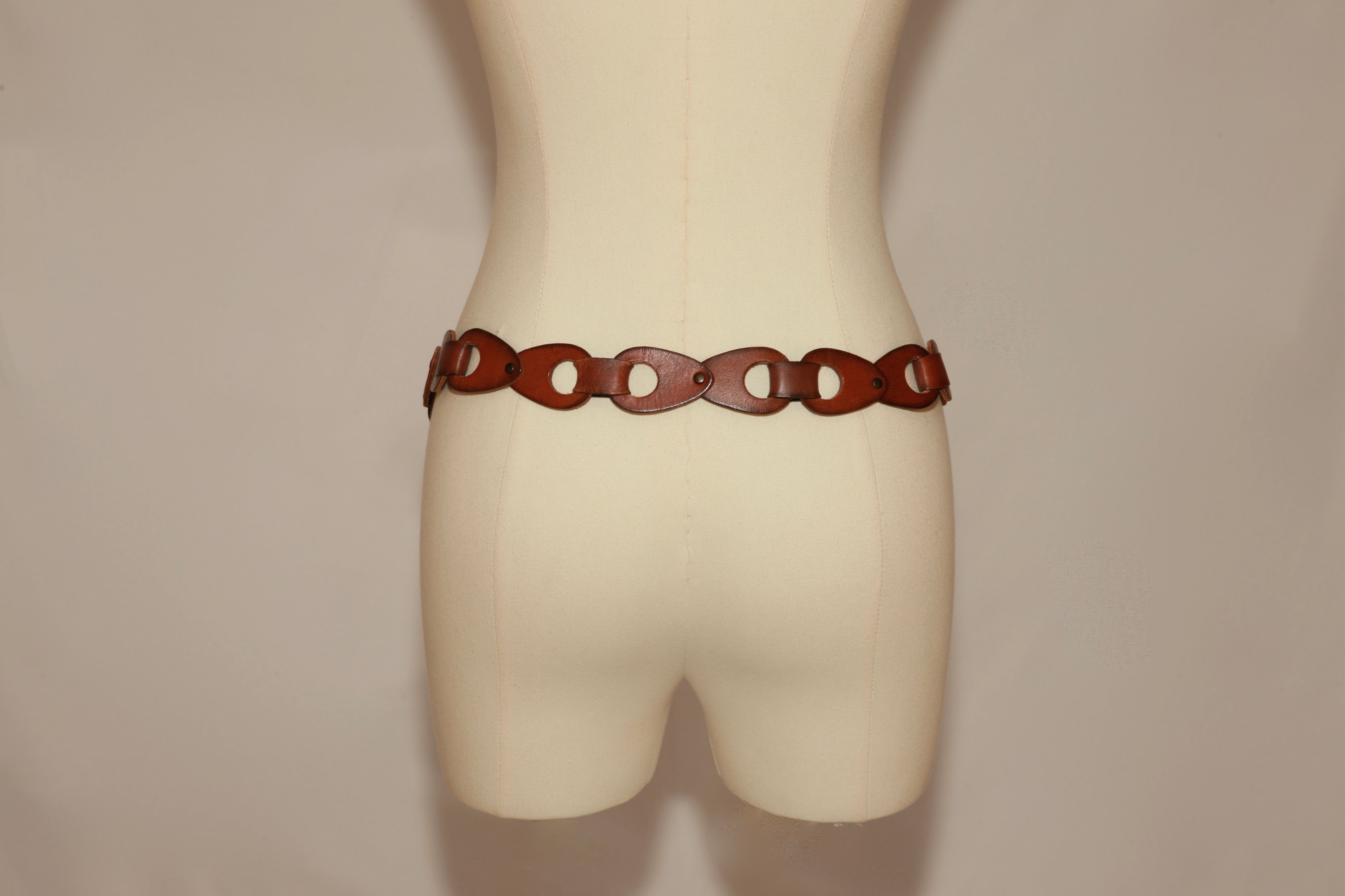 VNTG Roots Cognac Leather Link Belt - Size M
