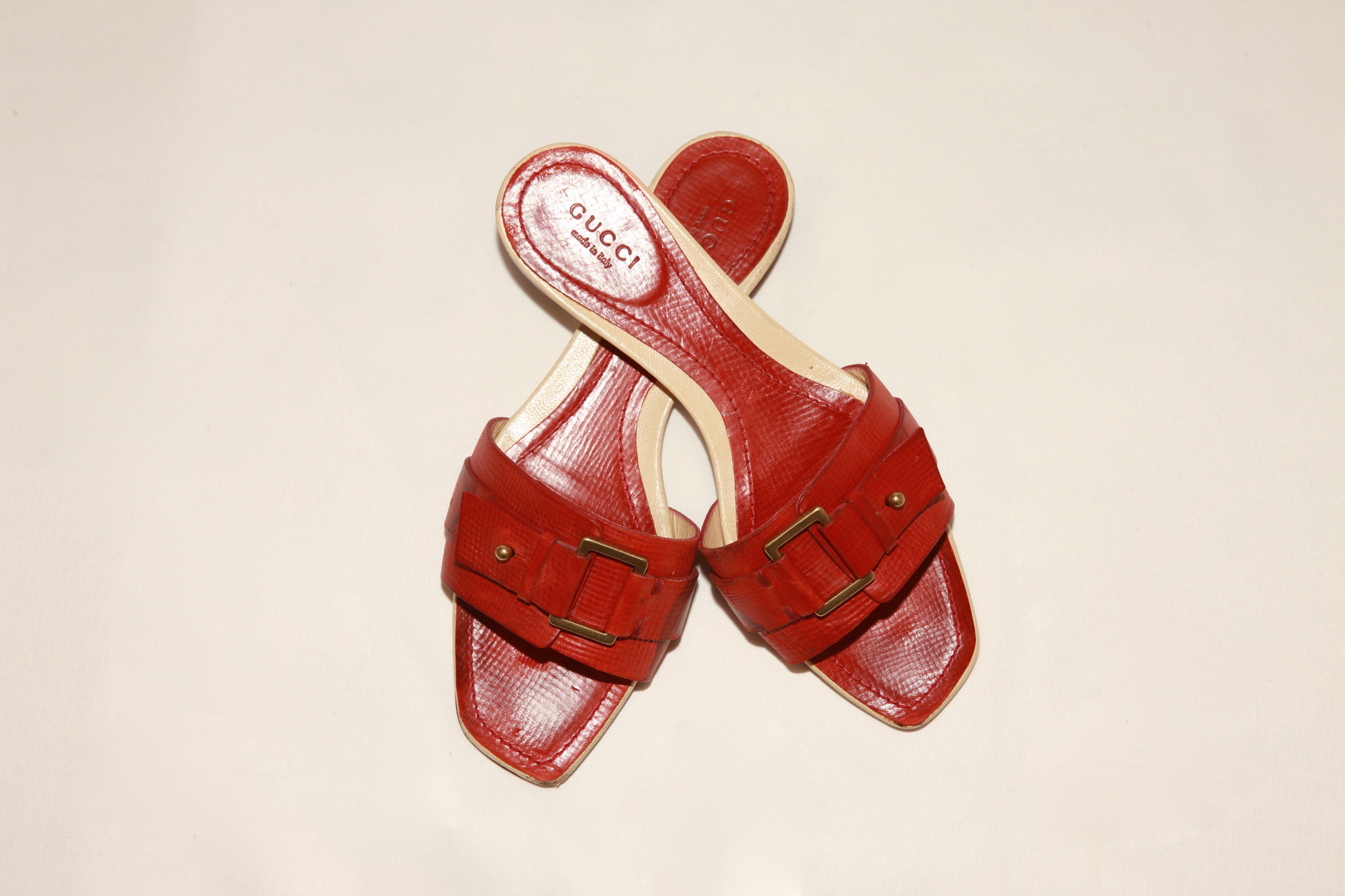 VNTG Gucci Red Leather Buckle Sandals - Size 6.5