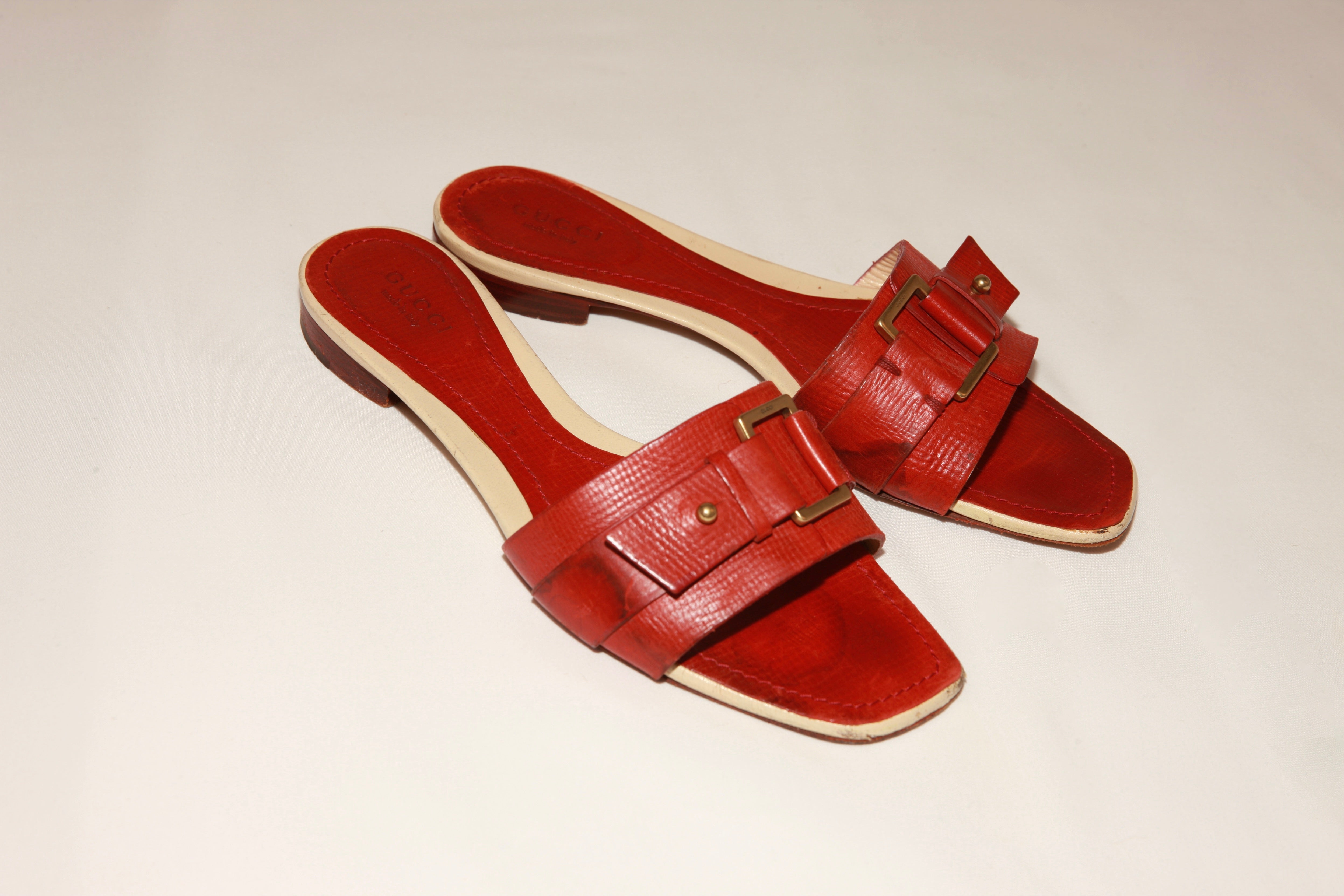 VNTG Gucci Red Leather Buckle Sandals - Size 6.5