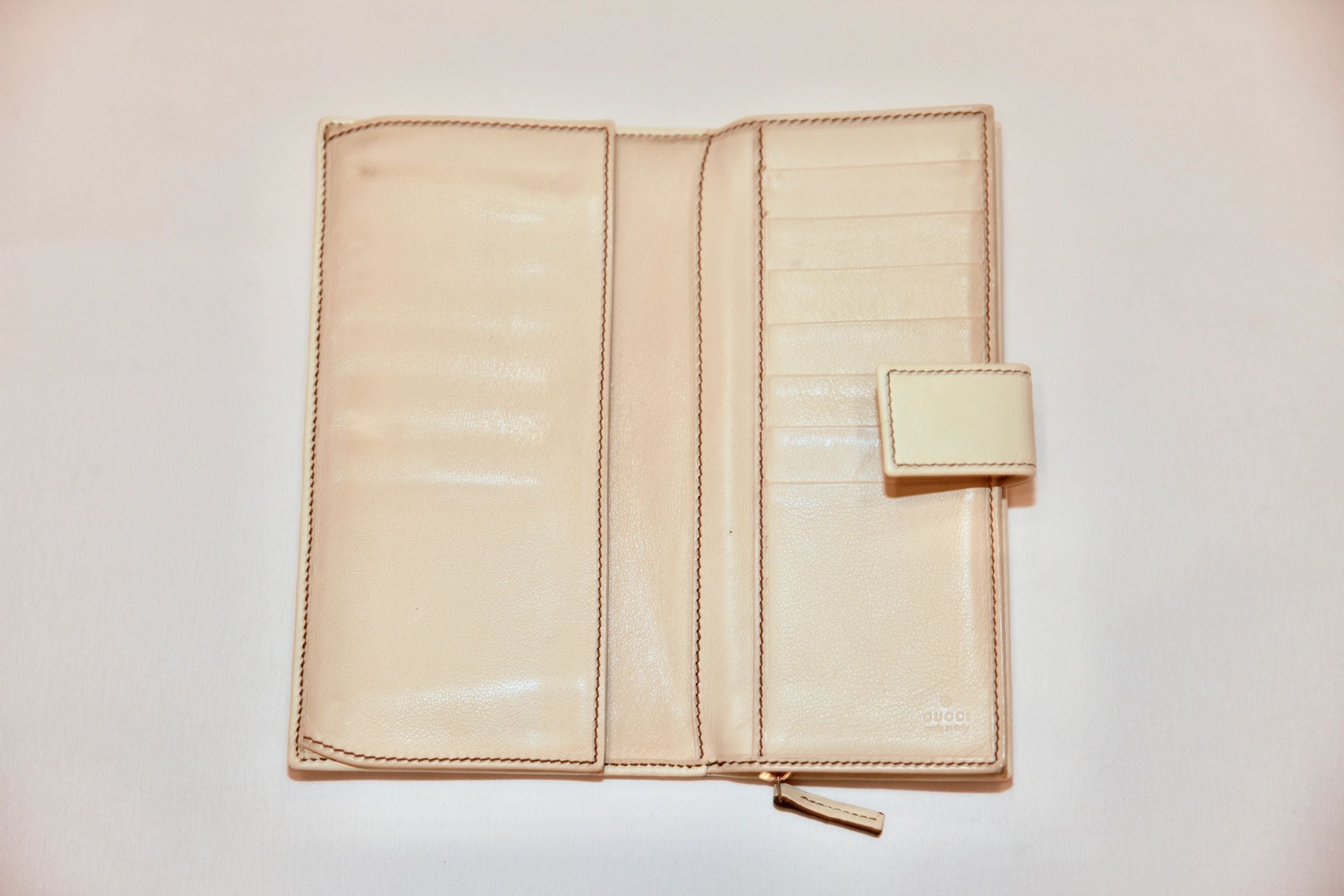 VNTG Retro navy Gucci wallet