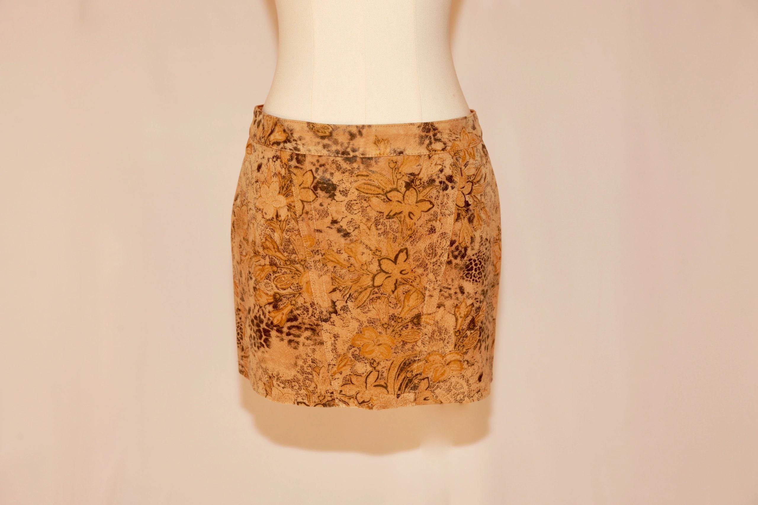 VNTG Genuine Leather Animal Floral Mini Skirt – Size 4