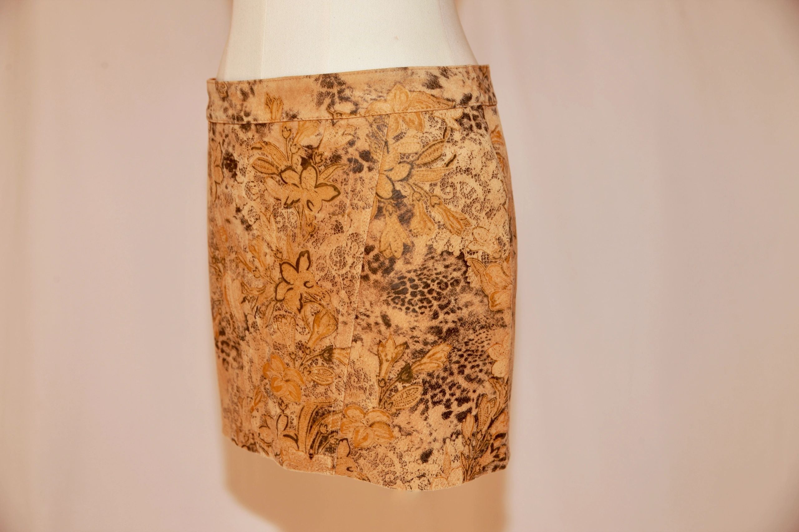 VNTG Genuine Leather Animal Floral Mini Skirt – Size 4