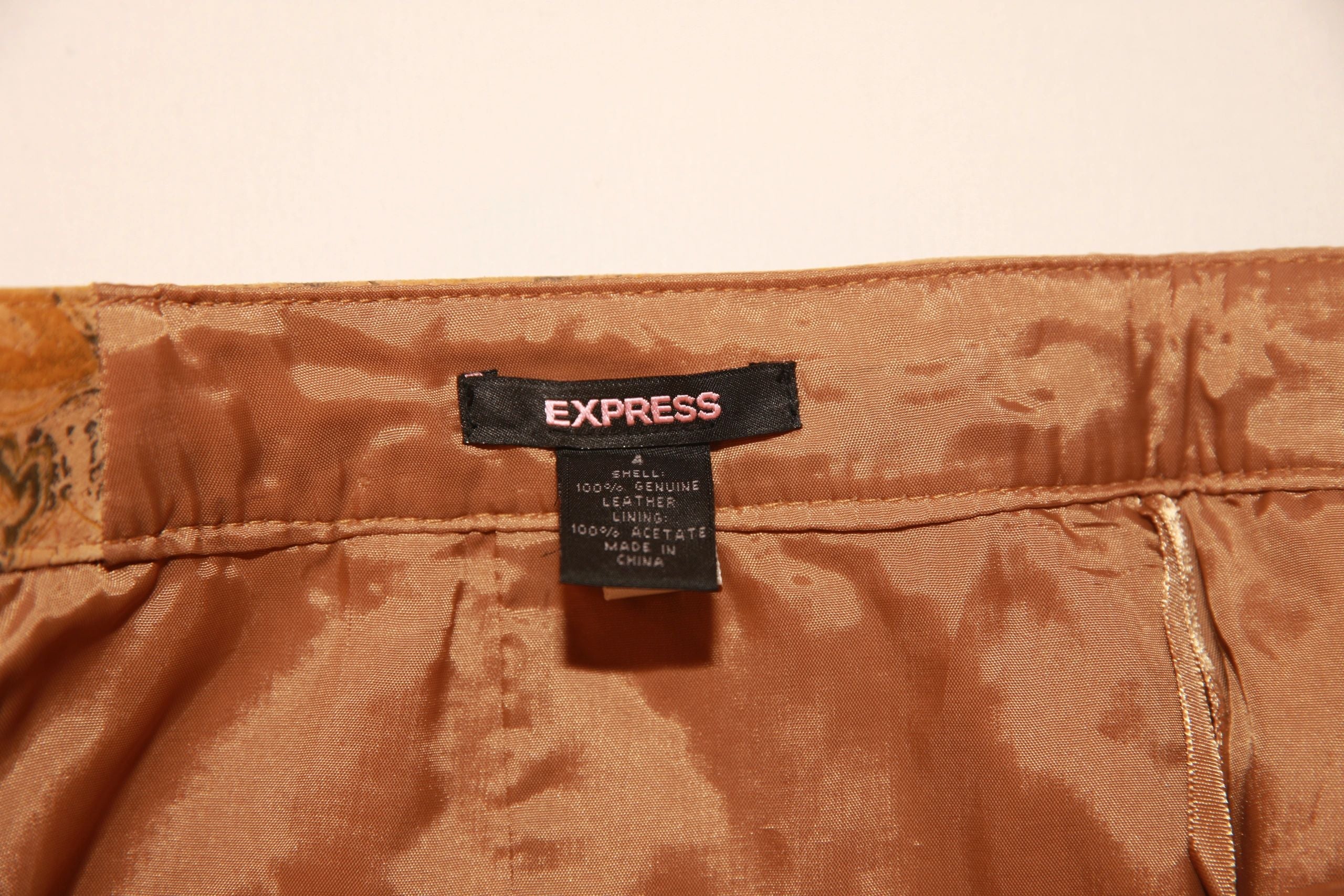 VNTG Genuine Leather Animal Floral Mini Skirt – Size 4