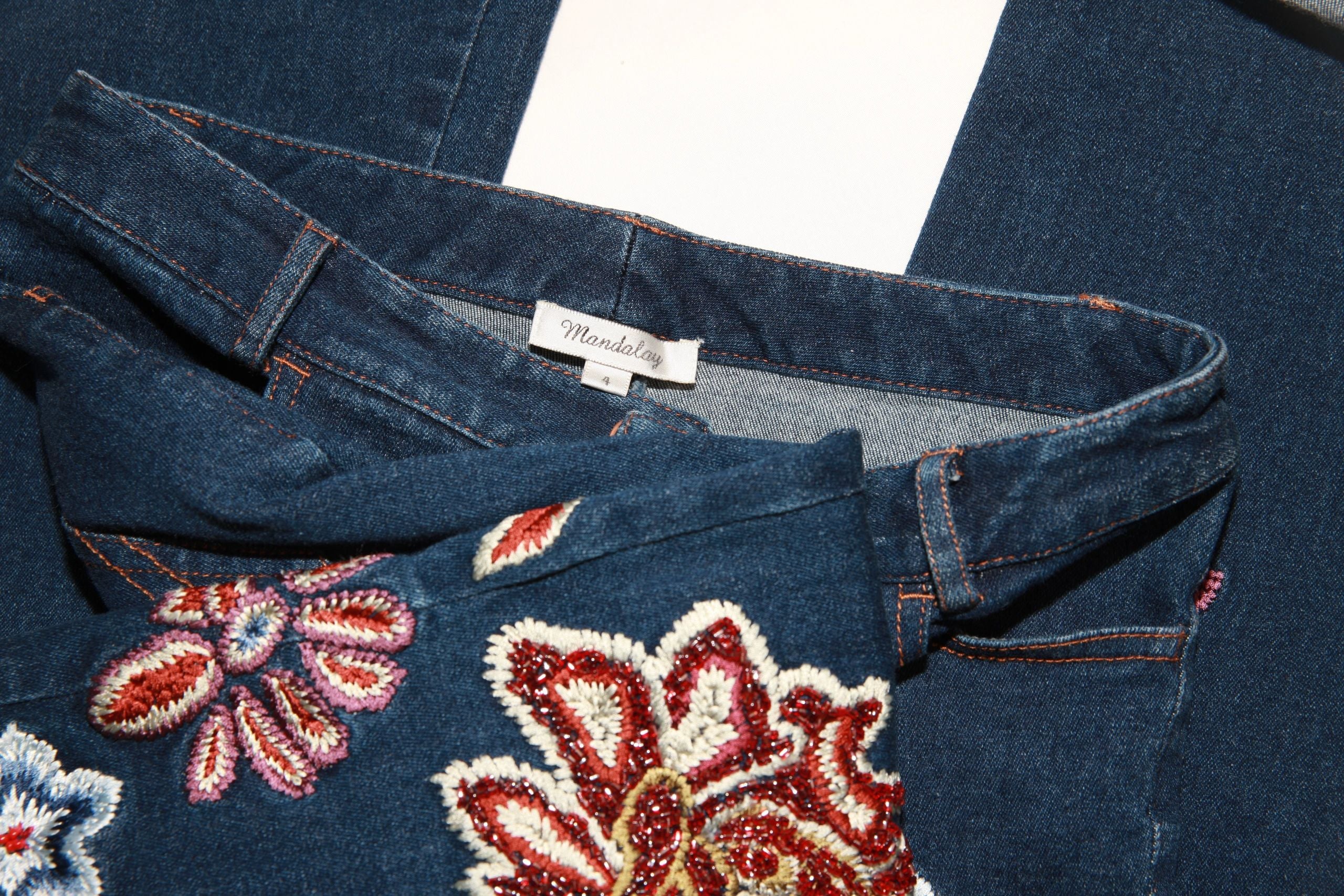 VNTG Embroidered Mandalay bootcut jeans - Size 4